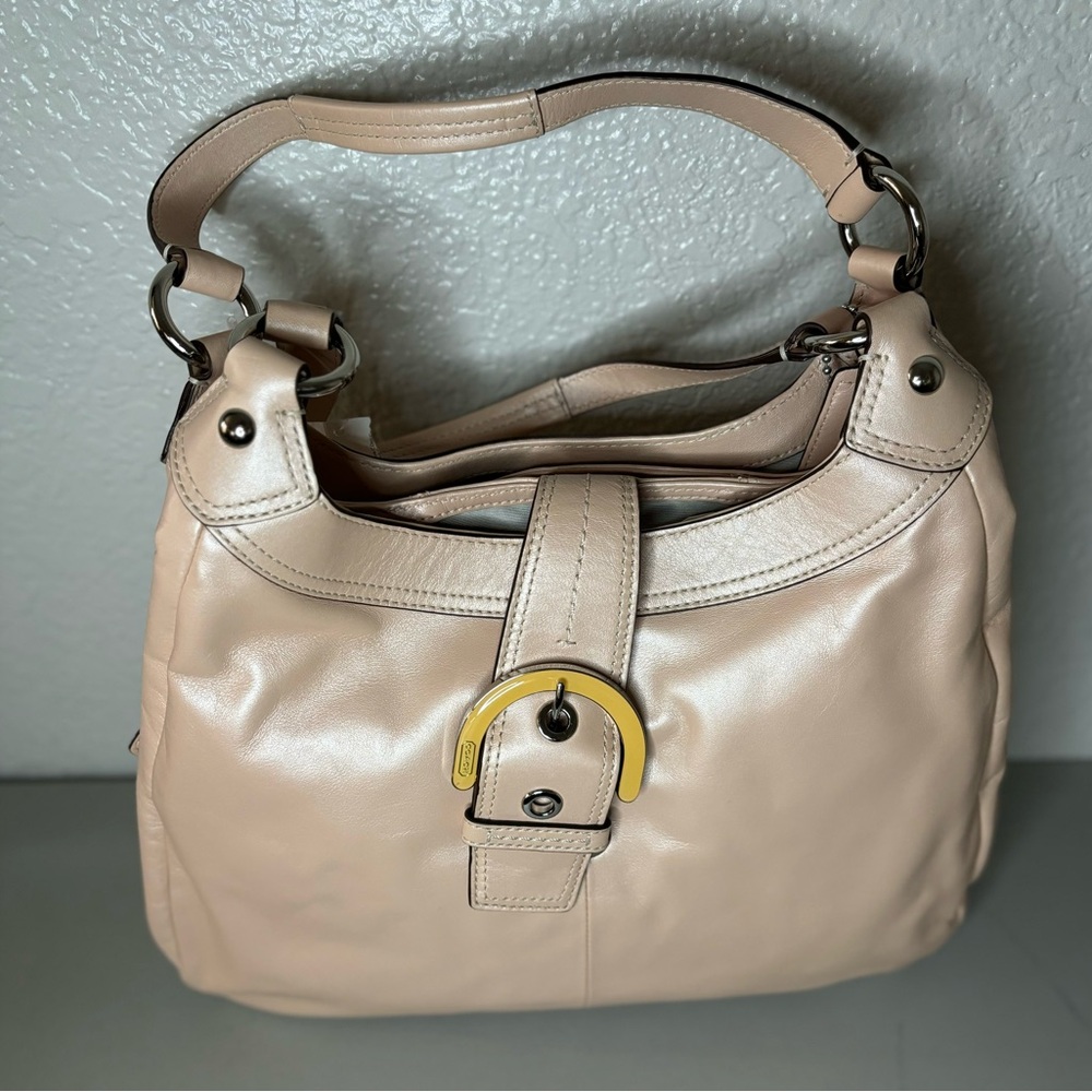COACH Soho Lynn F17092 Shell Pink Leather Hobo Shoulder Bag